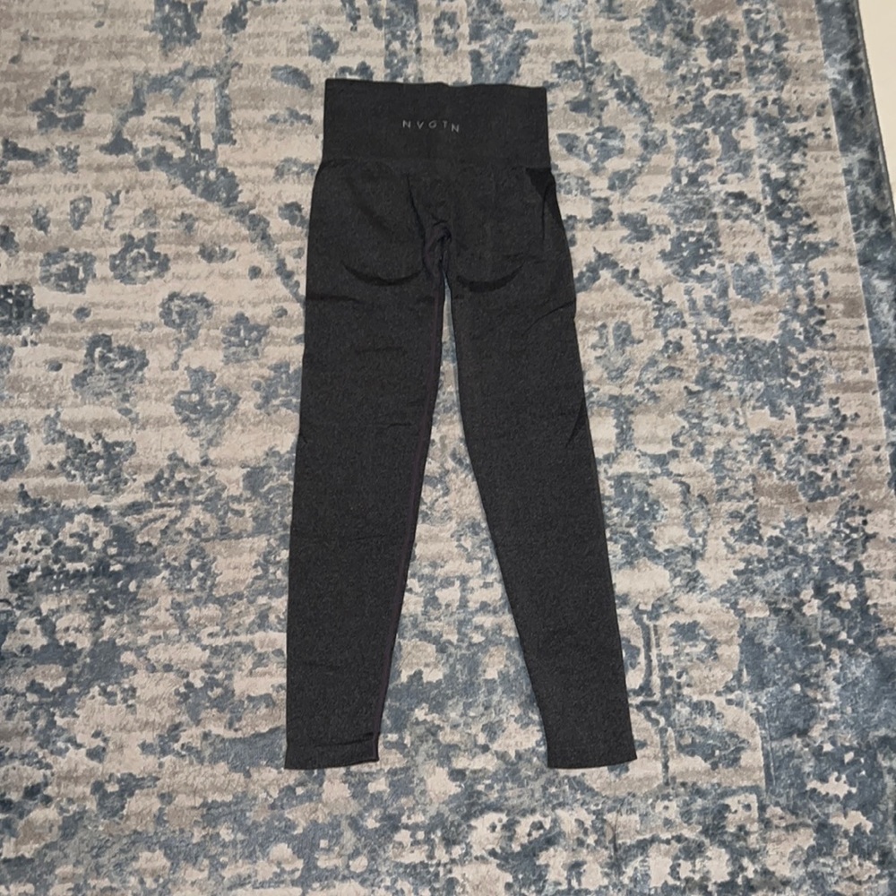 NEVER WORN NVGTN contoured seamless leggings